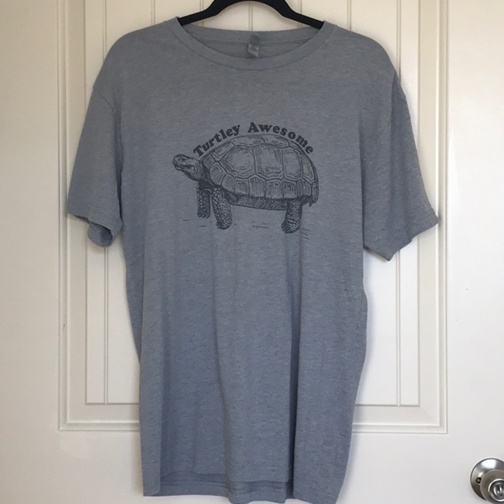 Women’s tee